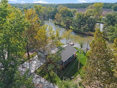 25522 Annies Point Rd, Freeman, MO 64746 - photo 2