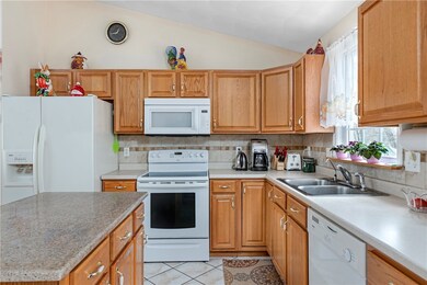 284 8th Ave, Woonsocket, RI 02895 - photo 6