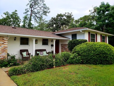 7052 Holiday Rd N, Jacksonville, FL 32216 - photo 2