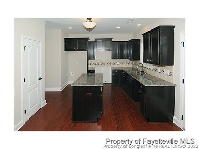 804 Misty Meadow Ln, Fayetteville, NC 28304 - photo 5