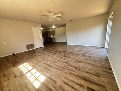 3166 Singletree Ave unit B, Springdale, AR 72764 - photo 6