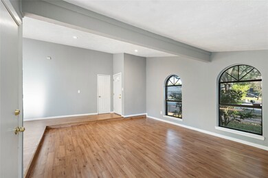 6123 W Ridgecreek Dr, Houston, TX 77053 - photo 6