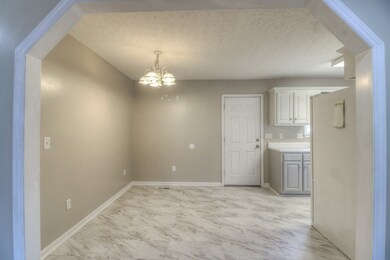 702 Madison St, Manchester, TN 37355 - photo 4