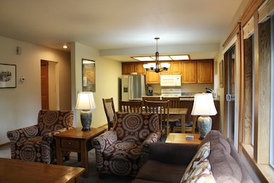 57307 Beaver Ridge Loop unit 7D, Sunriver, OR 97707 - photo 3