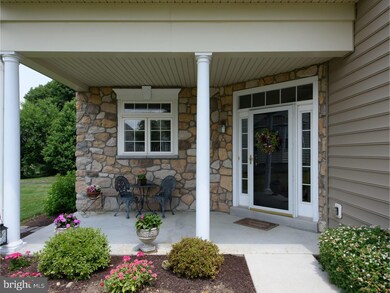 17 Summerlin Dr, Honey Brook, PA 19344 - photo 2
