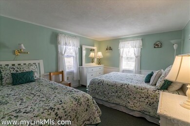 Queen and Twin Bed
