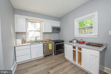 423 S Cedar Ln, Upper Darby, PA 19082 - photo 5