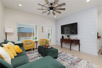 115 E Marlin St unit B, South Padre Island, TX 78597 - photo 3