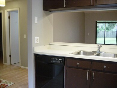 Dishwasher, double-stainless sink.