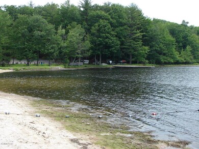 147 Lakeview Cir, Lackawaxen Township, PA 18428 - photo 3