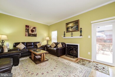 21227 Owls Nest Cir, Germantown, MD 20876 - photo 2