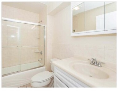 40 Manthorne Rd unit 3, West Roxbury, MA 02132 - photo 4