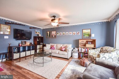 37 Litchfield Ln E, Martinsburg, WV 25405 - photo 2