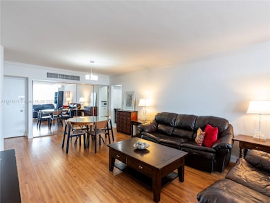 Carriage Club North unit 1105, Miami Beach, FL 33140 - photo 5