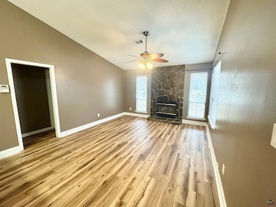 321 Somerset Dr, Warner Robins, GA 31088 - photo 2