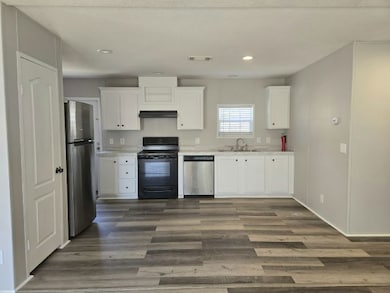 120 Willow Ln unit 360, Tampa, FL 33610 - photo 2