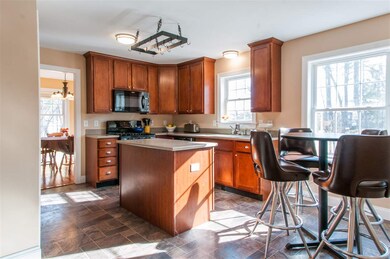 4 1/2 Ashland St, Nashua, NH 03064 - photo 5