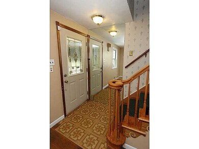 Entry/Foyer.