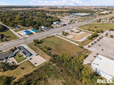 6109 N Brady St, Davenport, IA 52806 - photo 4