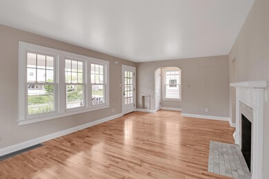 Bright & open Living room