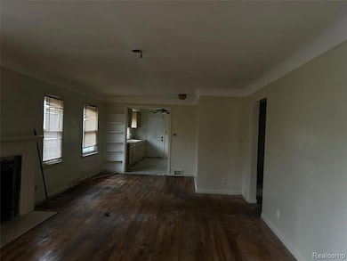 18721 Chandler Park Dr, Grosse Pointe, MI 48236 - photo 5