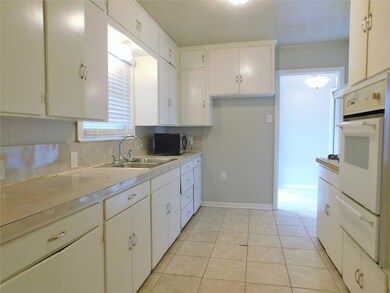 1003 Aileen St, Denton, TX 76201 - photo 7