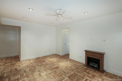 The Alderton unit 2C, Rego Park, NY 11374 - photo 3