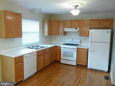 5304 Castlestone Dr, Rosedale, MD 21237 - photo 7