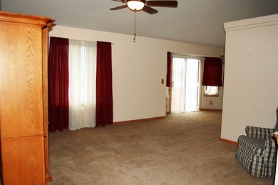 View of living room & dining area from the front d