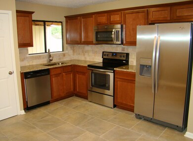 7029 Holiday Hill Ct, Jacksonville, FL 32216 - photo 2