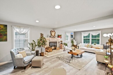 111 Johnny Appleseed Ln, Leominster, MA 01453 - photo 2