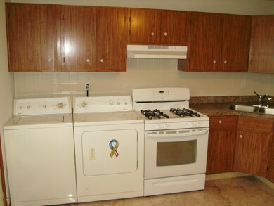 1352 Crestwood Dr, Aurora, IL 60506 - photo 2