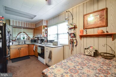 1108 Colmar Ave, Easton, PA 18045 - photo 5