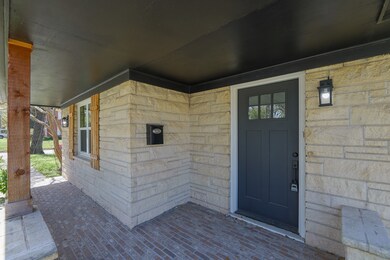 423 Fairbanks St, Houston, TX 77009 - photo 2