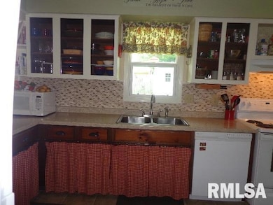 2508 W 60th St, Davenport, IA 52806 - photo 7