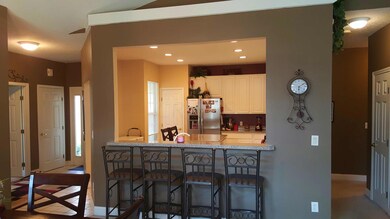Kitchen/Entry