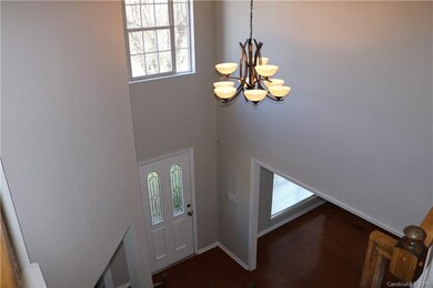 2-STORY FOYER