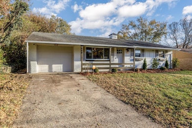 849 Castro Ln, Cincinnati, OH 45246 - photo 2