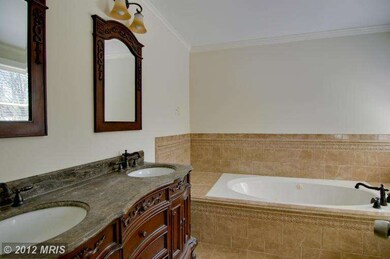 6803 Langley Springs Ct, McLean, VA 22101 - photo 7