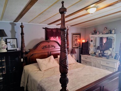 2 Mayflower Ln, Center Ossipee, NH 03814 - photo 5