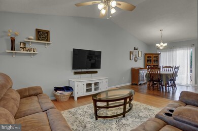 185 Asbury Ct, Mount Wolf, PA 17347 - photo 6