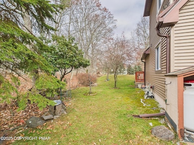 197 Hummingbird Trail, Pocono Mountain Lake Estates, PA 18324 - photo 5