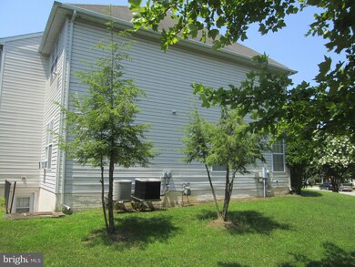 2903 Cedar Crest Ct, Springdale, MD 20774 - photo 2