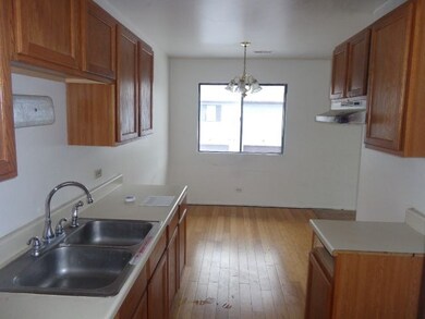 1570 Perry Ct unit A, Aurora, IL 60505 - photo 6