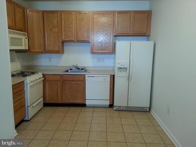 1713 Barnett Ct unit 7, Severn, MD 21144 - photo 3