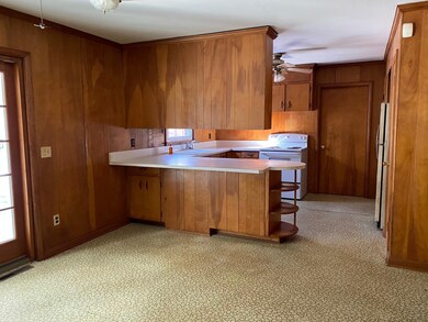 805 N Glenn Ave, Siler City, NC 27344 - photo 7