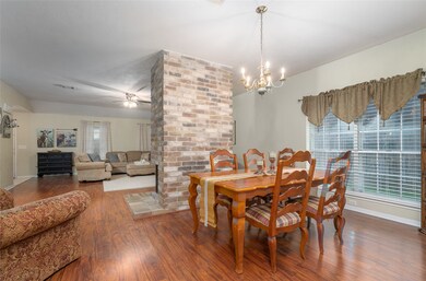 4006 Ashwood Dr, Pearland, TX 77584 - photo 4