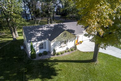 1930 Ottawa Beach Rd, Holland, MI 49424-