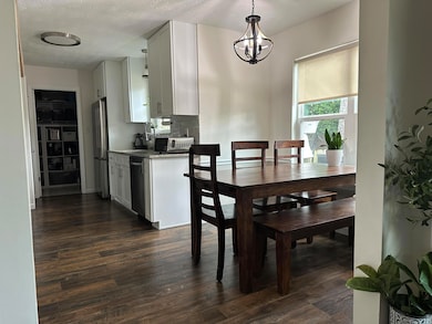 dine-in kitchen area