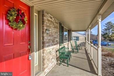 335 E Conestoga St, New Holland, PA 17557 - photo 4